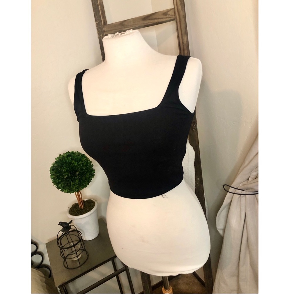 Crop top - Picture 2 of 5
